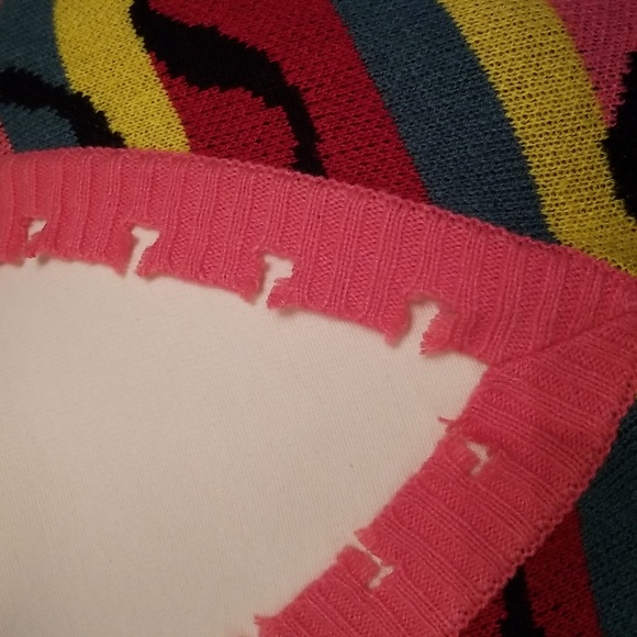 Trendy Threads Retro Multicolored Distressed Vneck Sweater NWT Sz. L - Picture 4 of 7